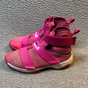 Nike LeBron Soldier Ten Sneakers Youth Size 5 Pink And White High Top